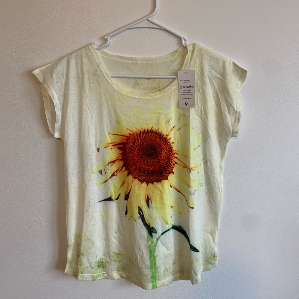 Brand new t-shirt with sunflower on it!